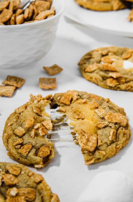 Cinnamon Toast Crunch cookies with gooey marshmallow centre and crunchy Cinnamon Toast Crunch exterior 