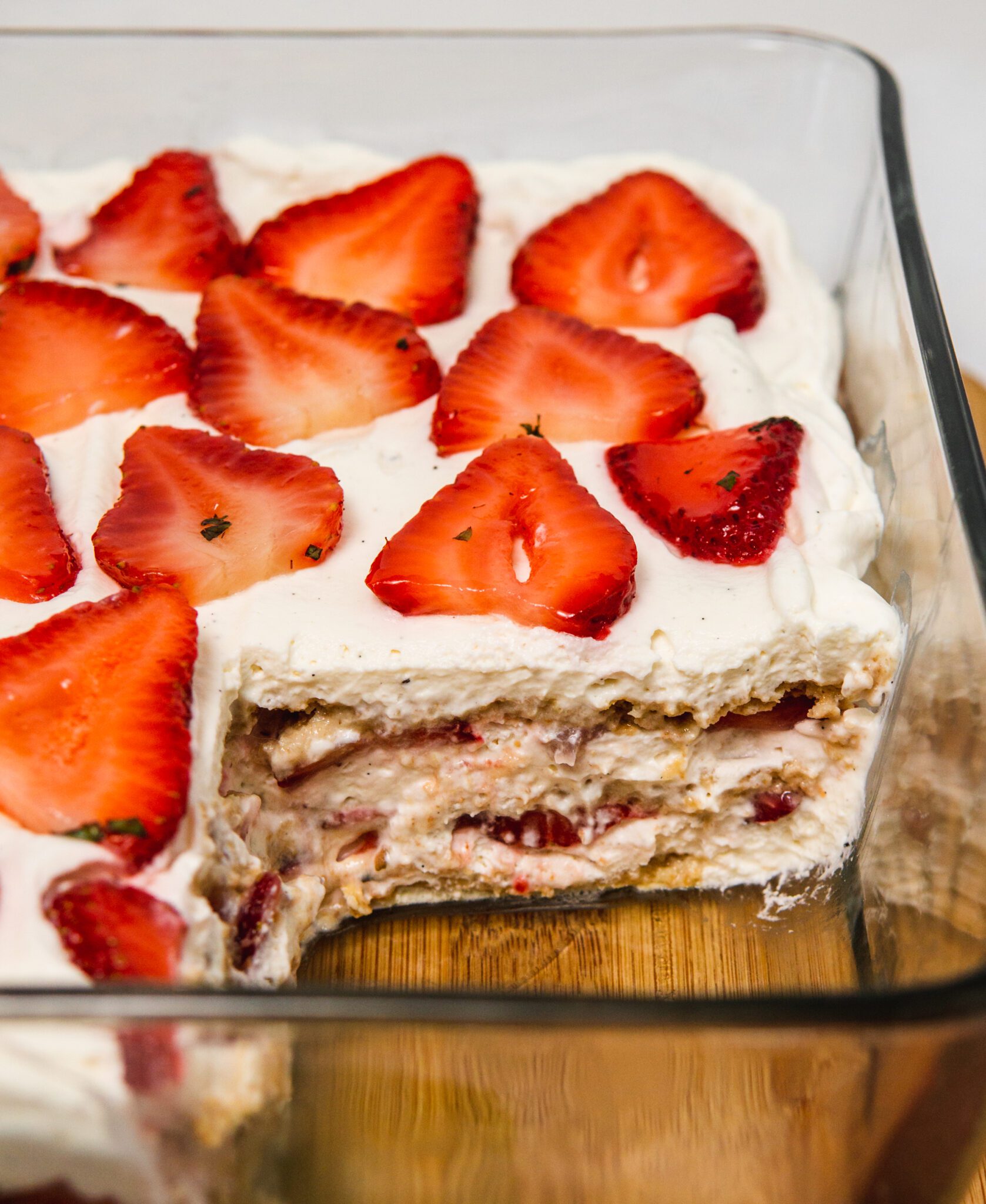 Strawberry Icebox Cake {Refreshing & Delicious}